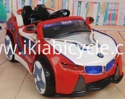 Iskay tiyanayuq wawakunapaq electricidadwan puriq carrokuna .